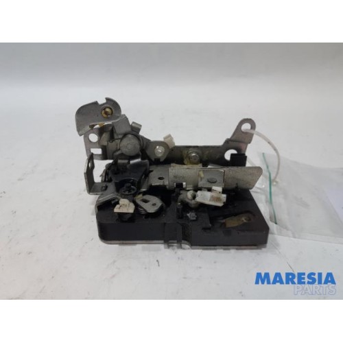 Dacia - Logan - Front door lock mechanism 4-door, right