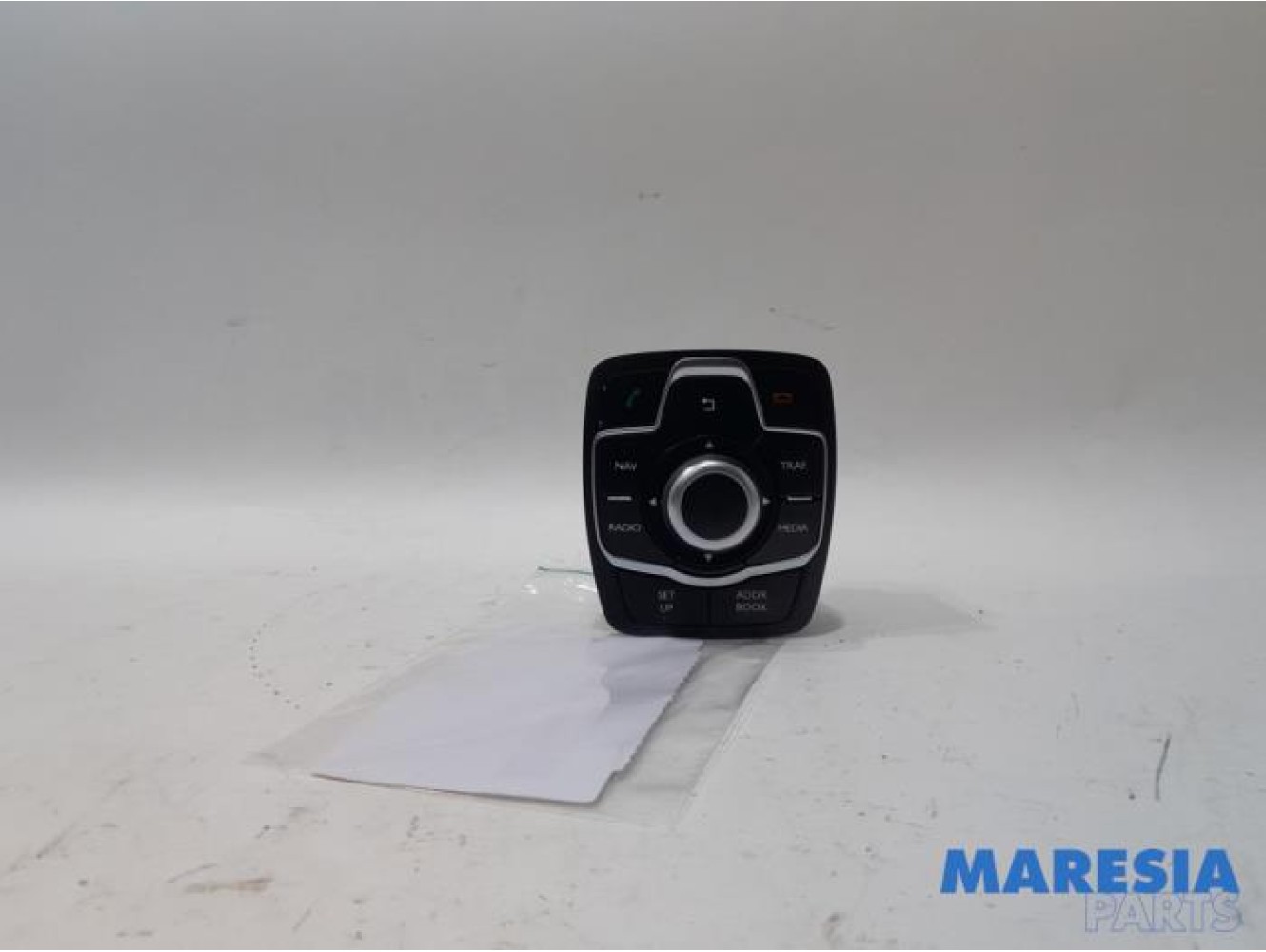 Peugeot - 508 - Panneau de commandes navigation