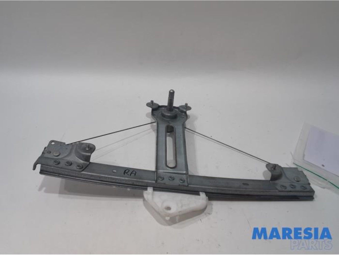 Dacia - Logan - Rear door window mechanism 4-door, right