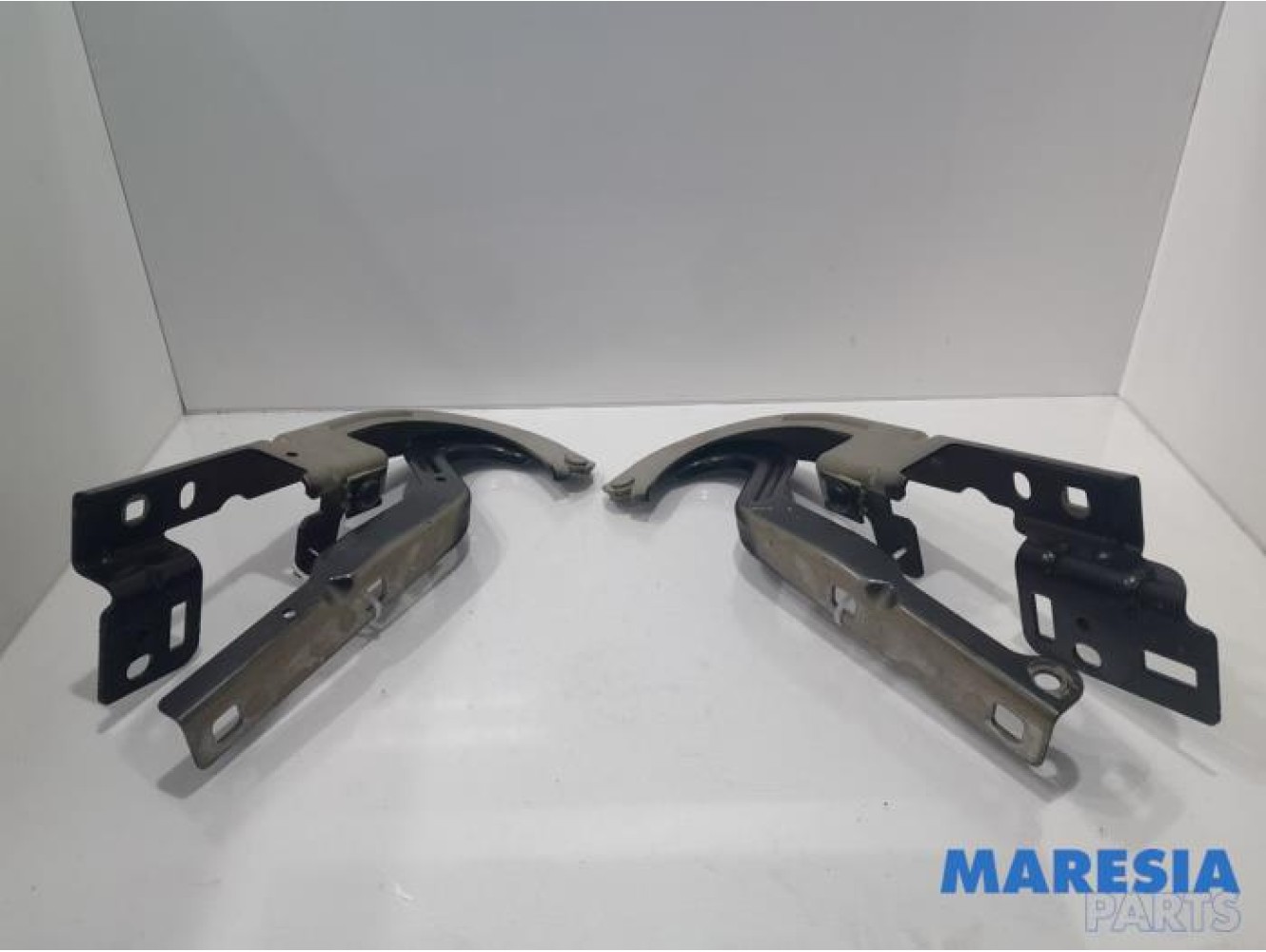 Peugeot - 3008 - Motorhaube Scharnier