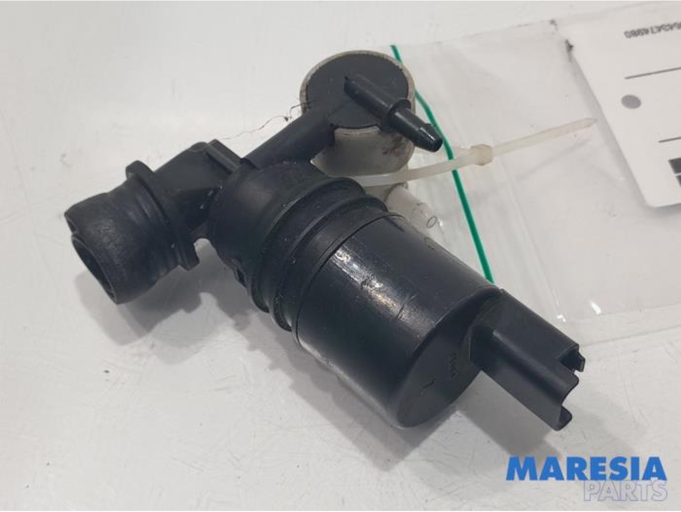 Peugeot - 3008 - Scheibensprüherpumpe vorne