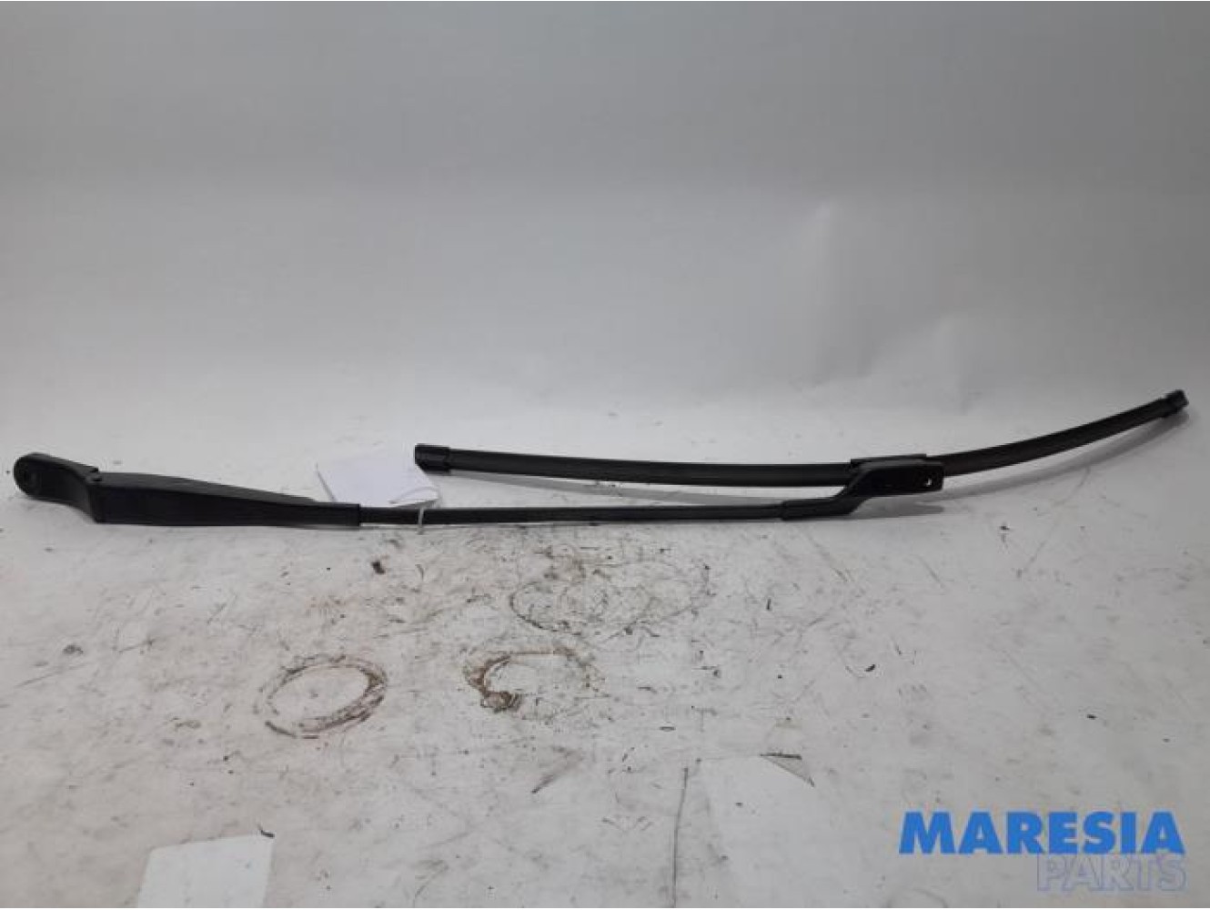 Peugeot - 3008 - Front wiper arm