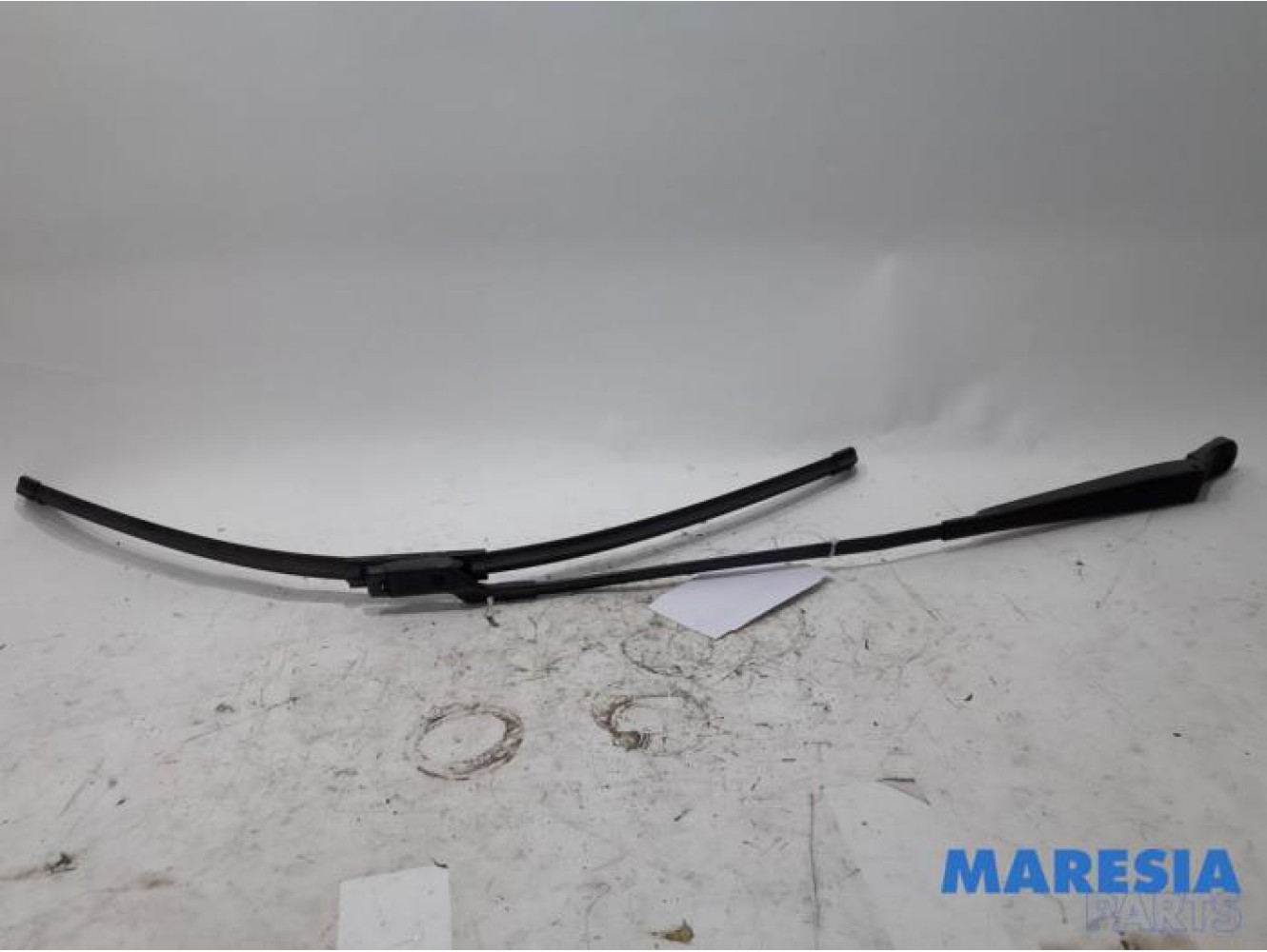 Peugeot - 3008 - Front wiper arm