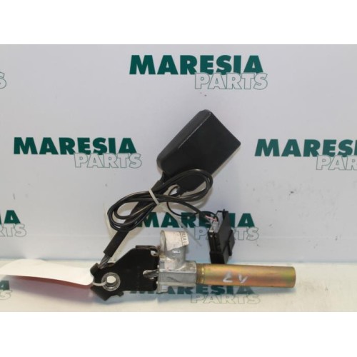 Renault - Megane - Gordelspanner links