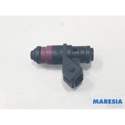Renault - Megane Scenic - Injector (petrol injection)