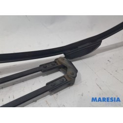 Citroen - C1 - Front wiper arm