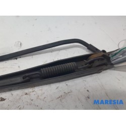 Citroen - C1 - Front wiper arm