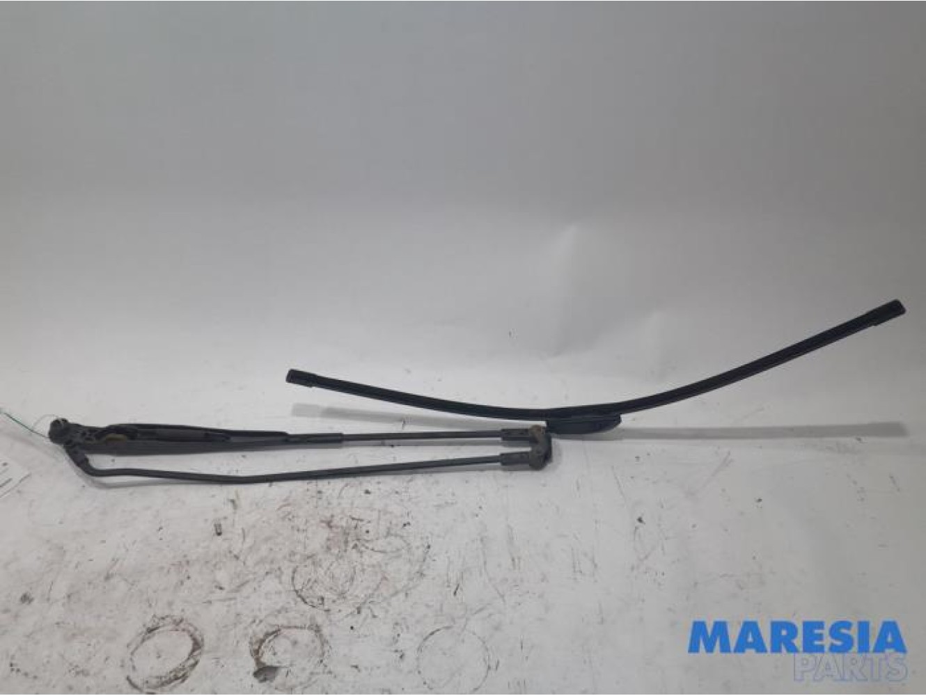 Citroen - C1 - Front wiper arm
