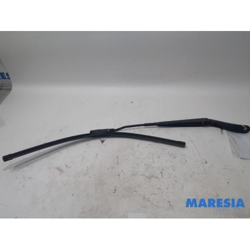 Citroen - DS3 - Front wiper arm