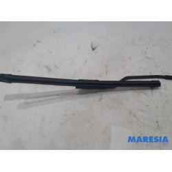 Citroen - DS3 - Front wiper arm
