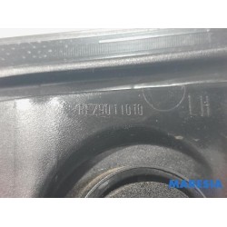 Peugeot - 2008 - Achterlicht links