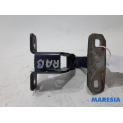 Dacia - Logan - Tailgate hinge
