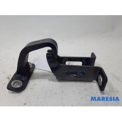 Dacia - Logan - Tailgate hinge