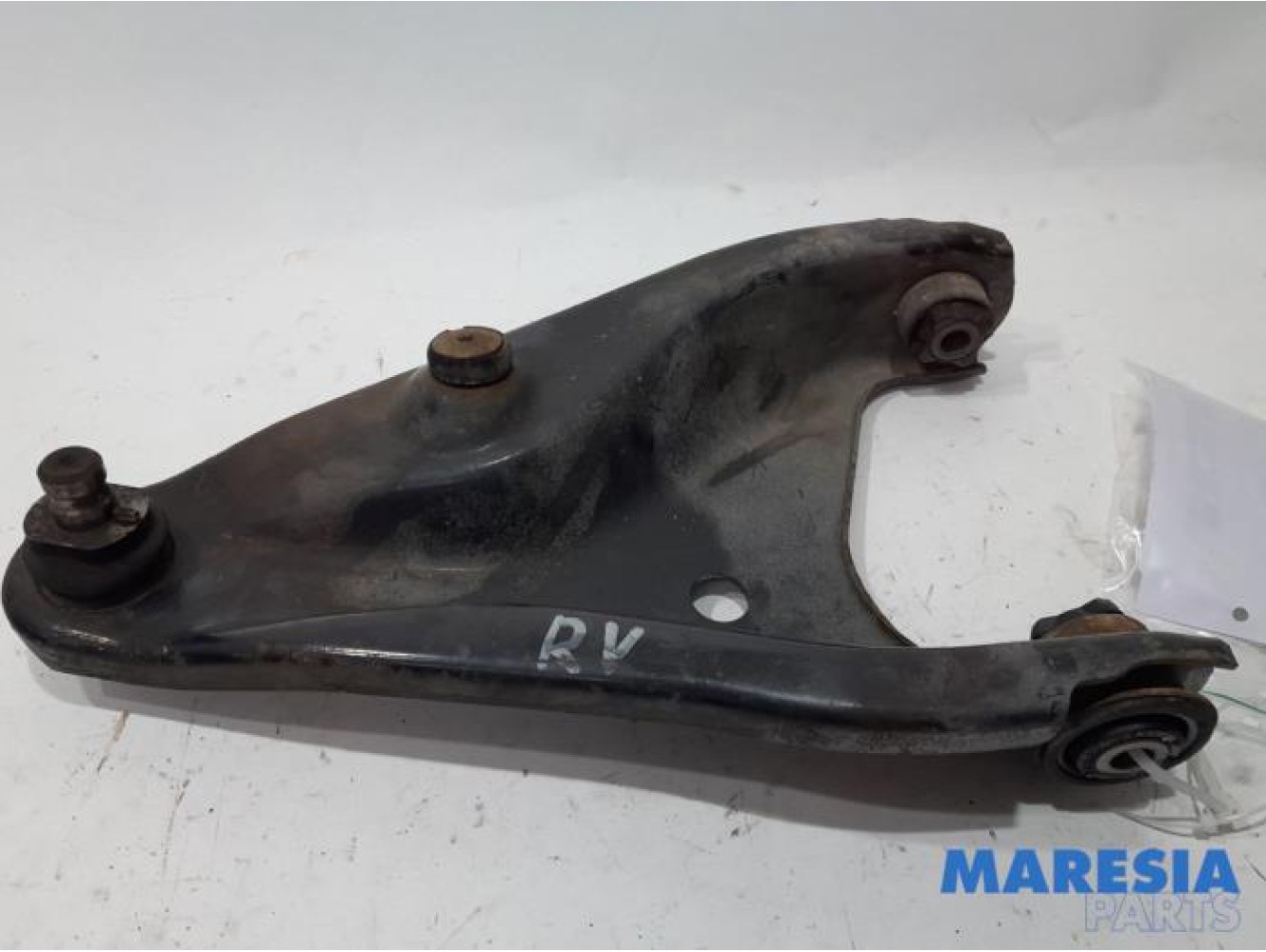 Dacia - Logan - Front lower wishbone, right