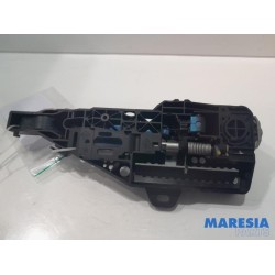 Renault - Clio - Front door handle 4-door, right