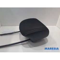 Renault - Clio - Headrest