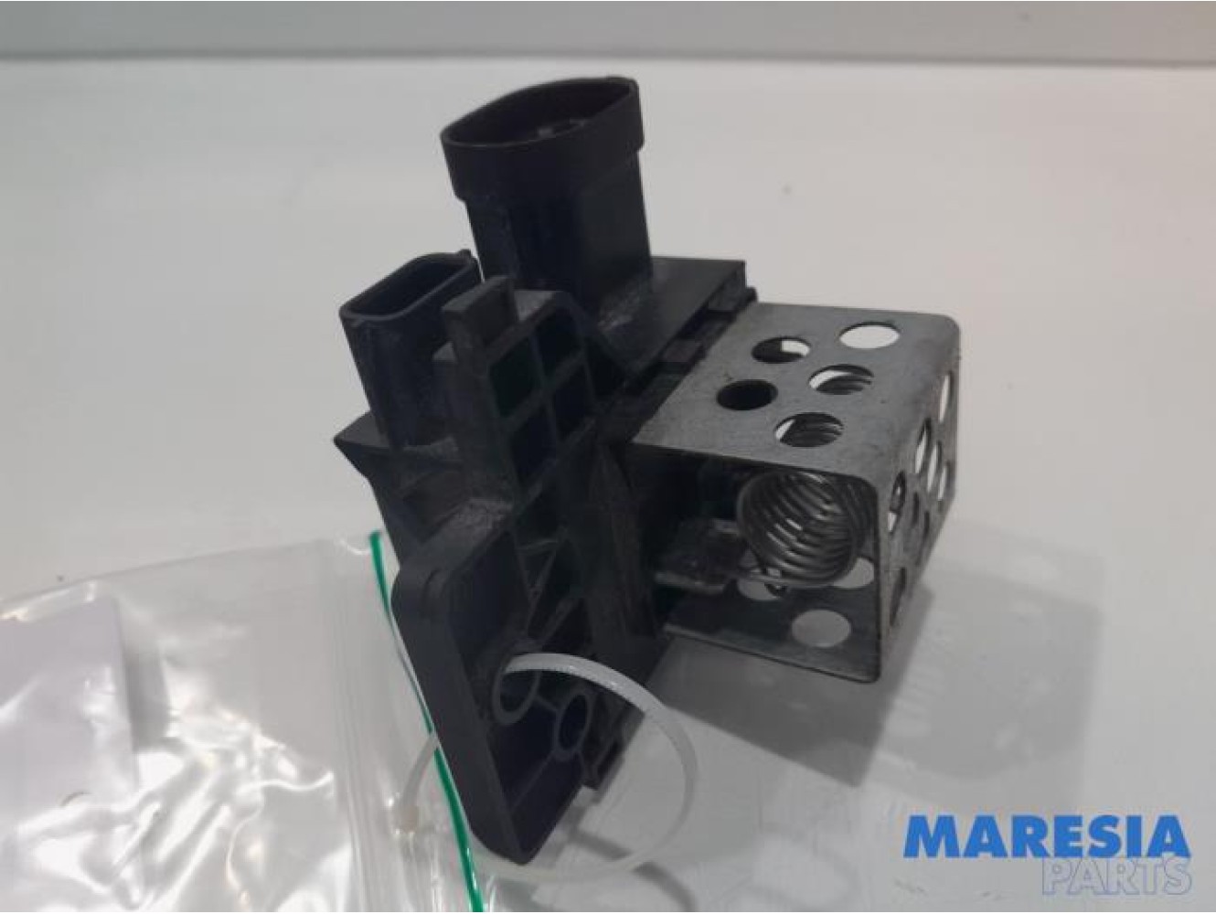 Renault - Clio - Cooling fan resistor