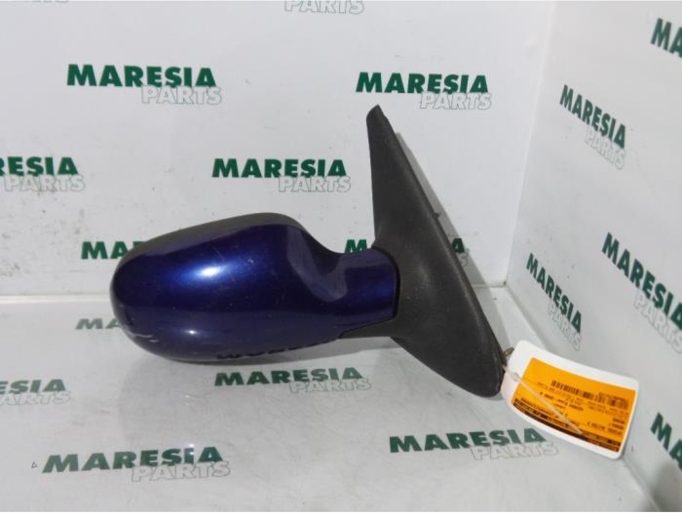 Renault - Megane - Wing mirror, right