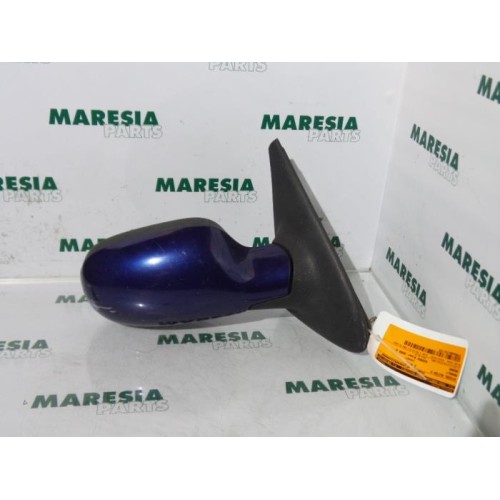 Renault - Megane - Wing mirror, right