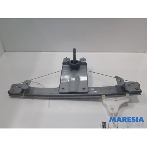 Renault - Clio - Rear door window mechanism 4-door, left