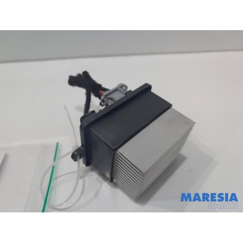 Renault - Clio - Heater resistor