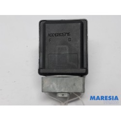 Renault - Clio - Serrure de contact électronique