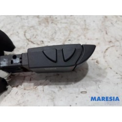 Renault - Clio - Commande radio volant