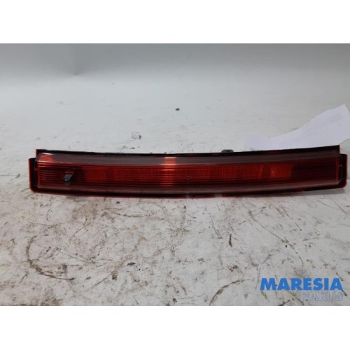 Renault - Clio - Third brake light