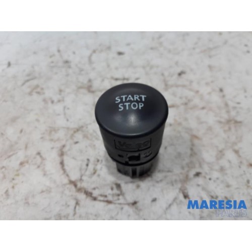 Renault - Clio - Start/stop switch