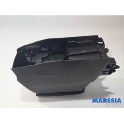 Peugeot - 2008 - Middle console