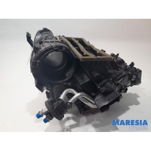Citroen - C4 Cactus - Heater housing