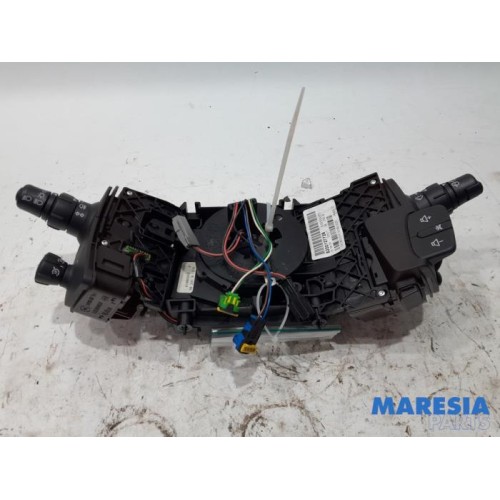 Renault - Grand Scenic - Commutateur combi colonne de direction