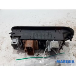 Renault - Grand Scenic - Multi-functional window switch