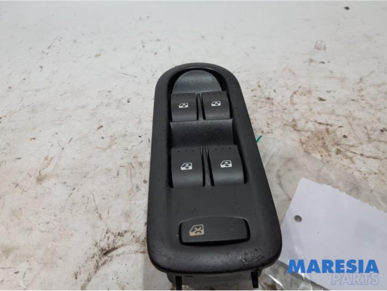 Renault - Grand Scenic - Multi-functional window switch