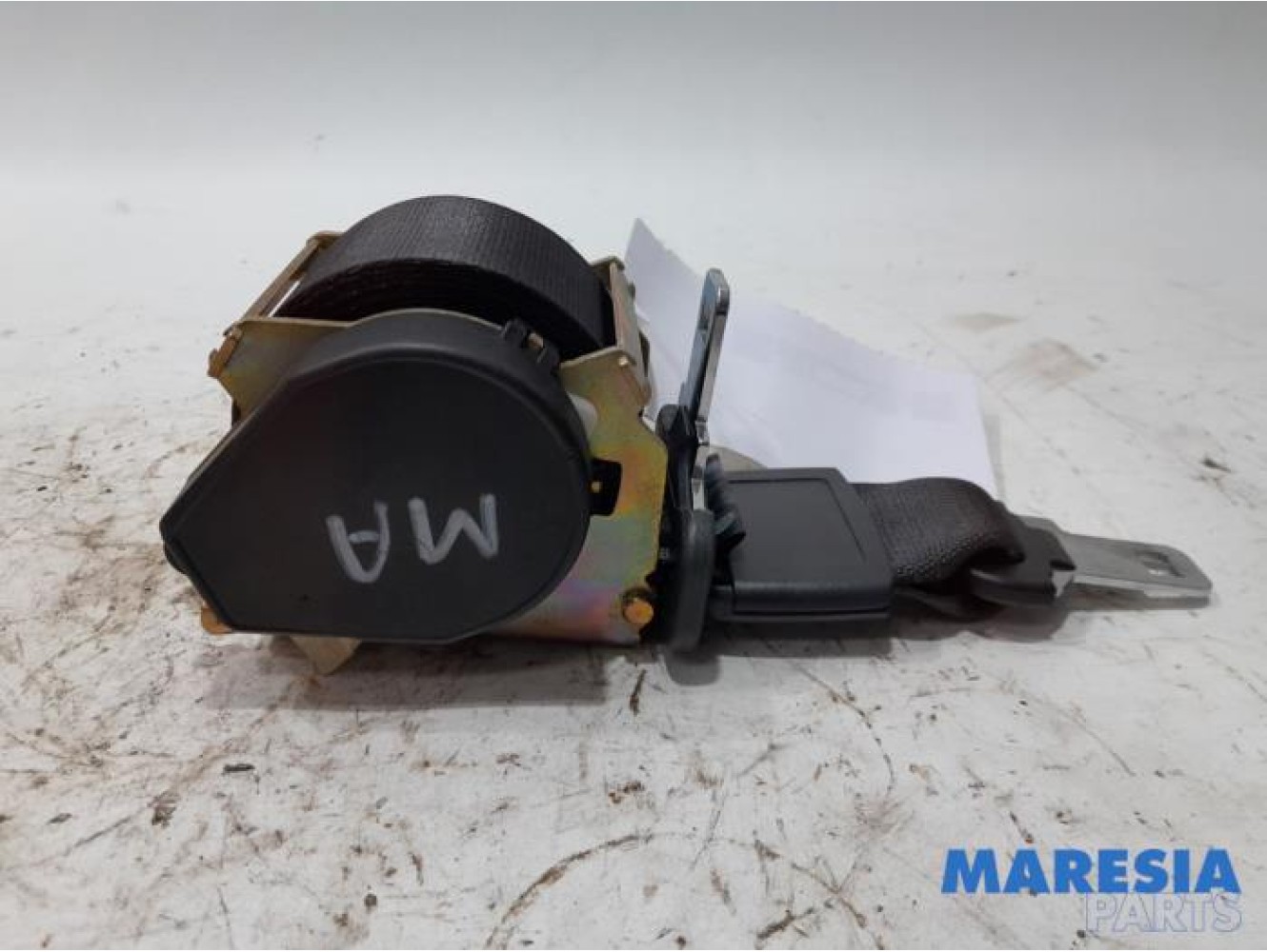 Renault - Grand Scenic - Rear seatbelt, centre