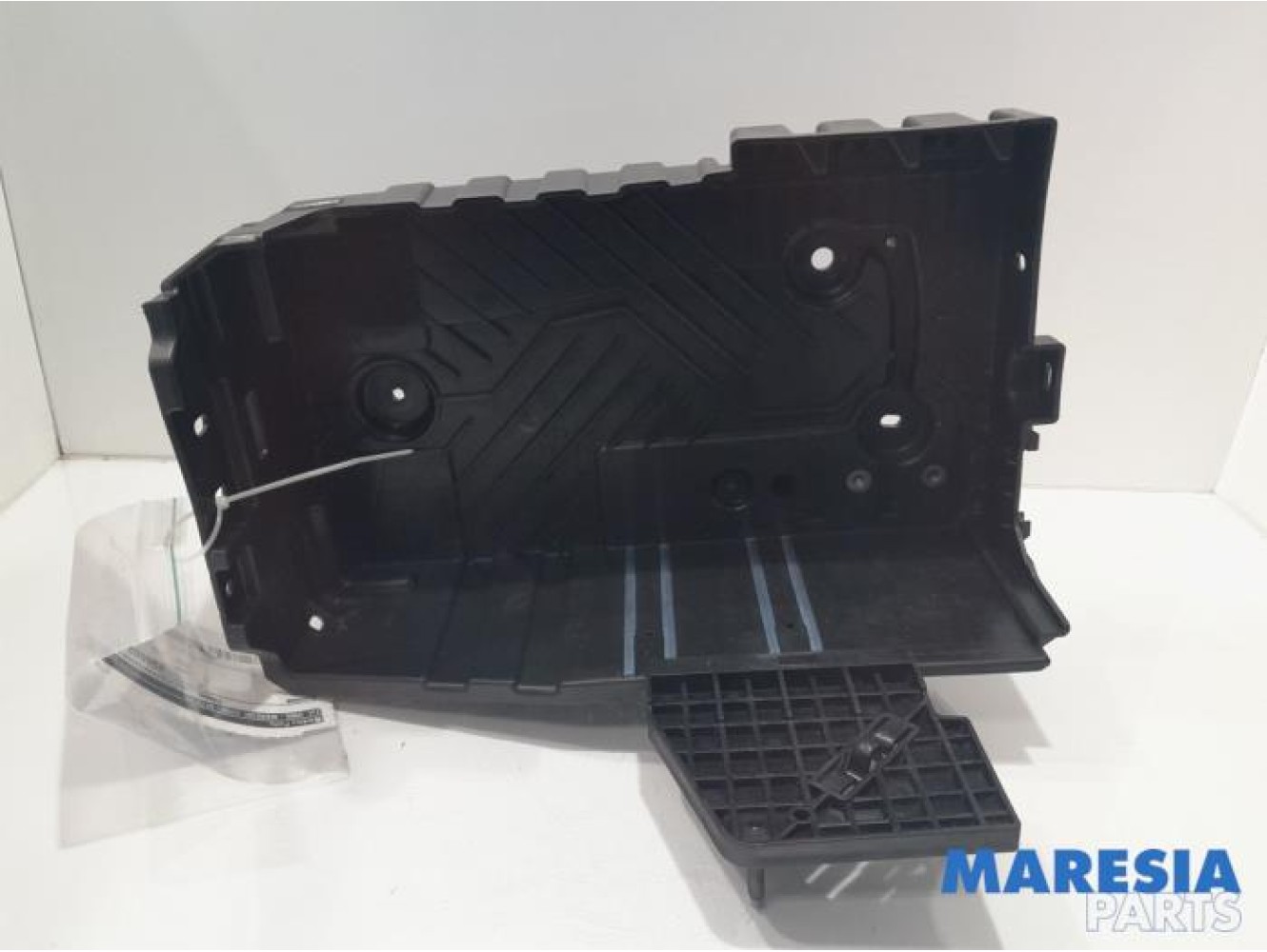 Opel - Corsa - Battery box