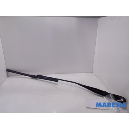 Peugeot - 308 - Front wiper arm