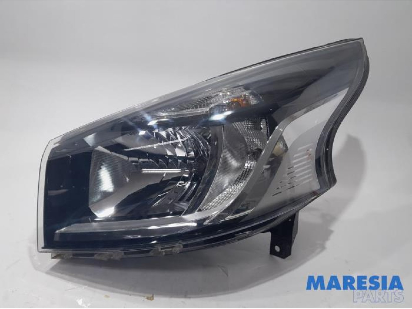 Renault - Trafic - Koplamp links