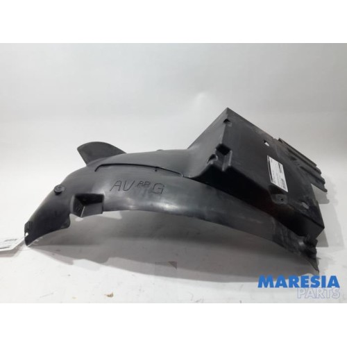 Renault - Trafic - Wheel arch liner