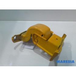 Renault - Trafic - Tailgate hinge
