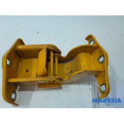 Renault - Trafic - Tailgate hinge