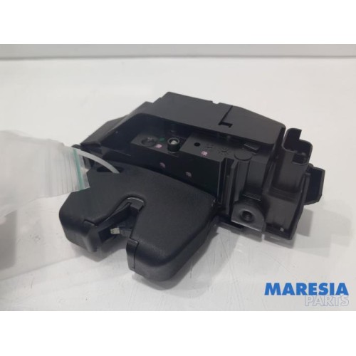 Citroen - C4 Cactus - Tailgate lock mechanism