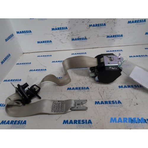 Renault - Megane - Front seatbelt, left