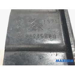 Citroen - C5 - Bonnet Hinge