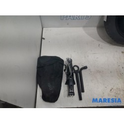 Renault - Captur - Krikset + reservewiel