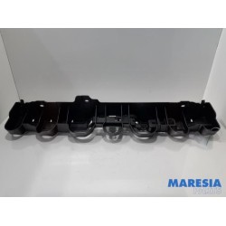 Renault - Clio - Rear bumper bracket central