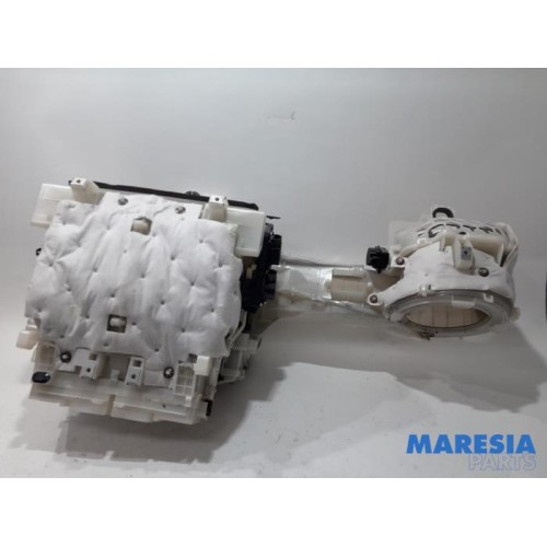 Citroen - C4 Picasso - Heater housing