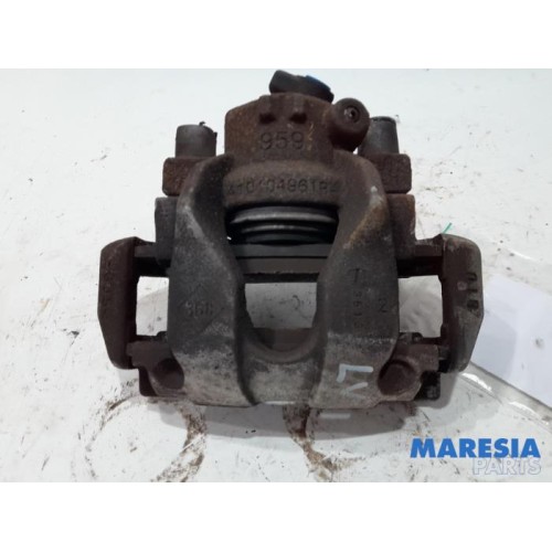 Renault - Clio - Front brake calliper, left