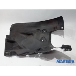 Renault - Clio - Wheel arch liner