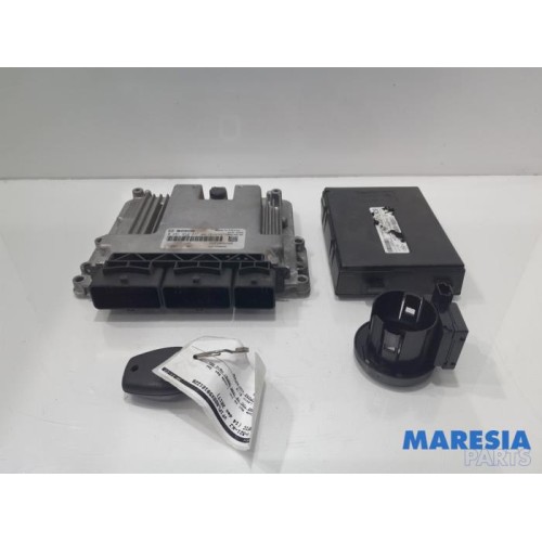 Renault - Trafic - Engine management computer